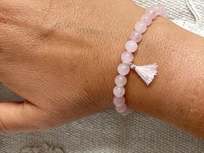Rosenquarz Armband kaufen bei CrystalScents – Sanfte Energie trifft stilvolles Design