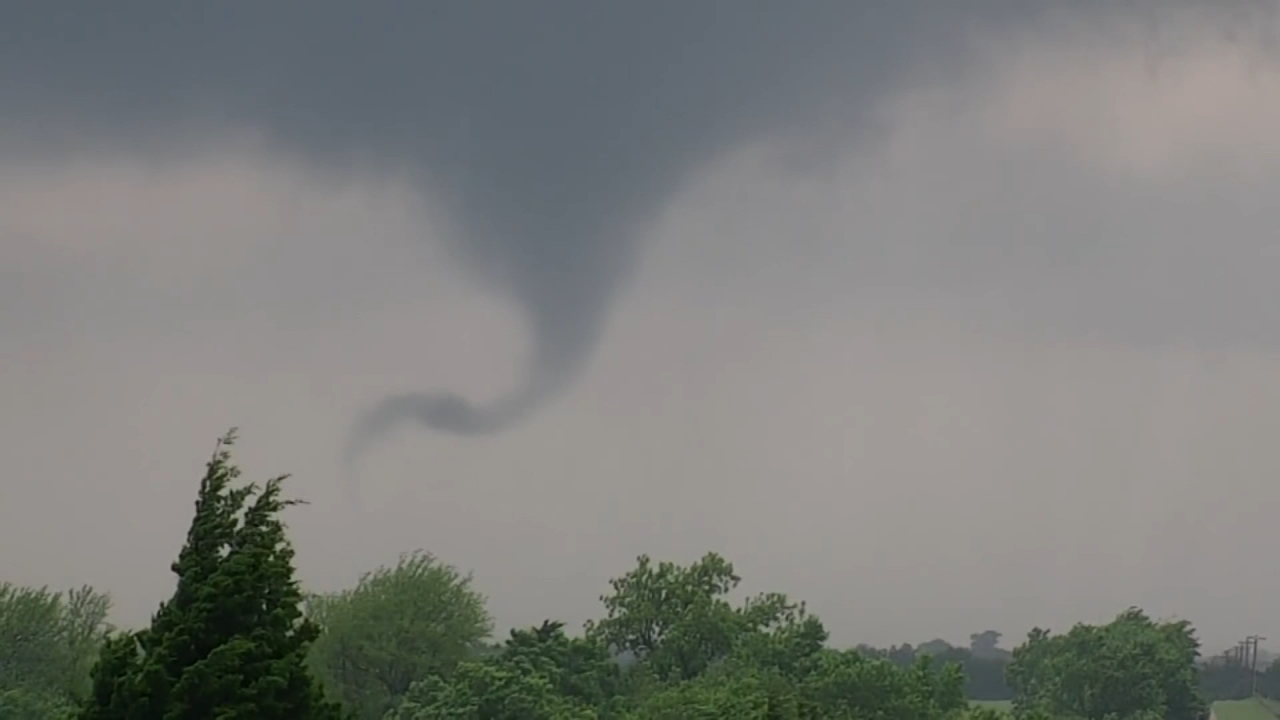 tornado watch vs warning