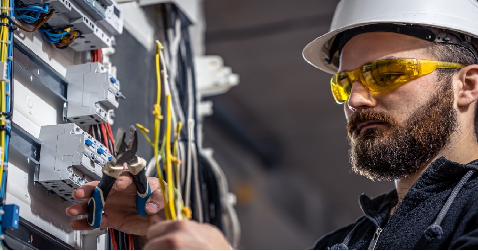 Warum eine Prüfung ortsfester elektrischer Anlagen Leben retten kann