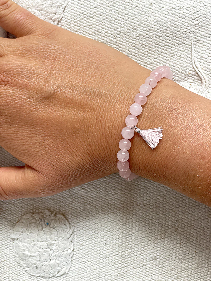 Rosenquarz Armband kaufen bei CrystalScents – Sanfte Energie trifft stilvolles Design